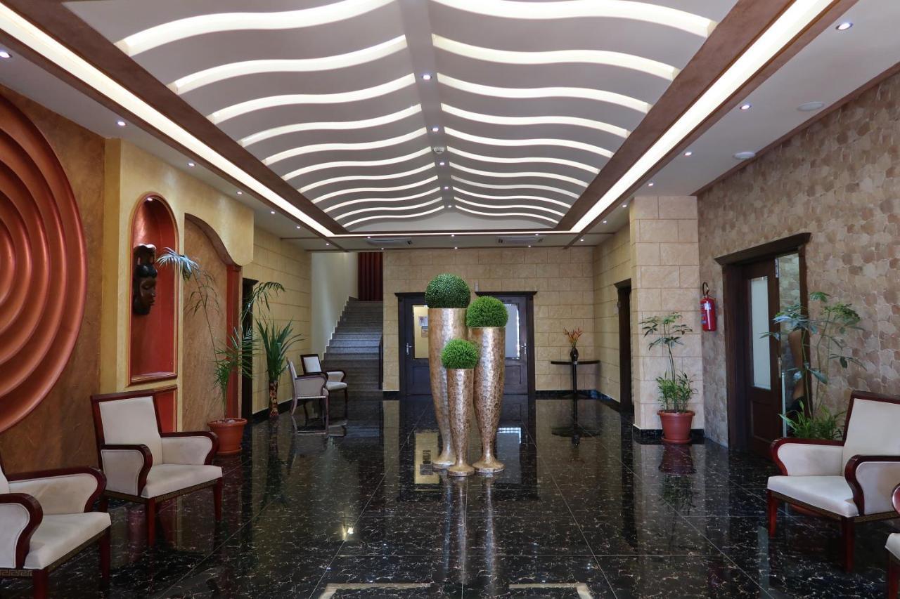Boulevard Palace Monrovia Exterior foto