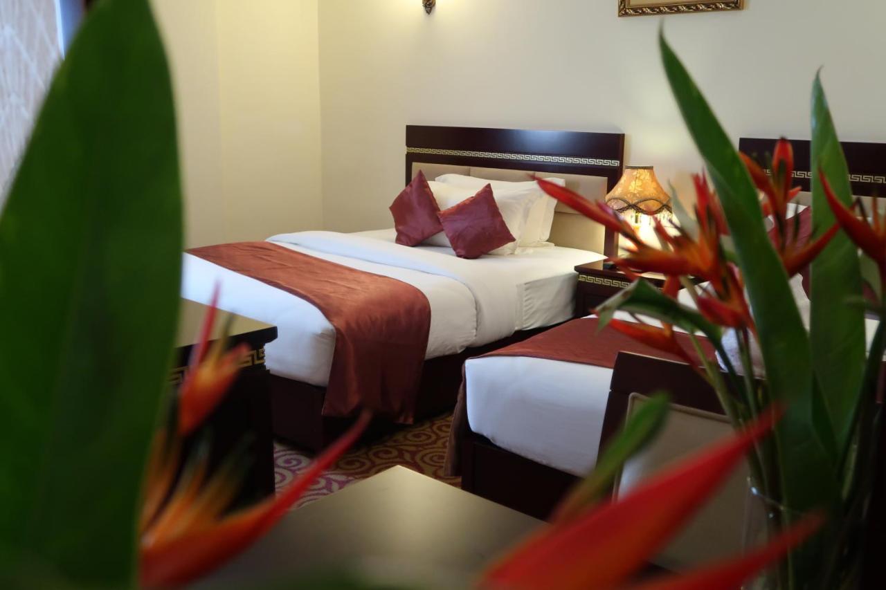 Boulevard Palace Monrovia Exterior foto