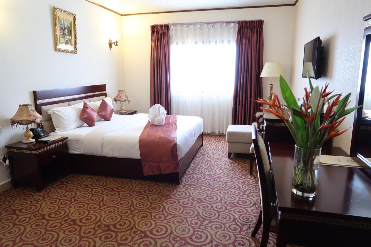 Boulevard Palace Monrovia Exterior foto