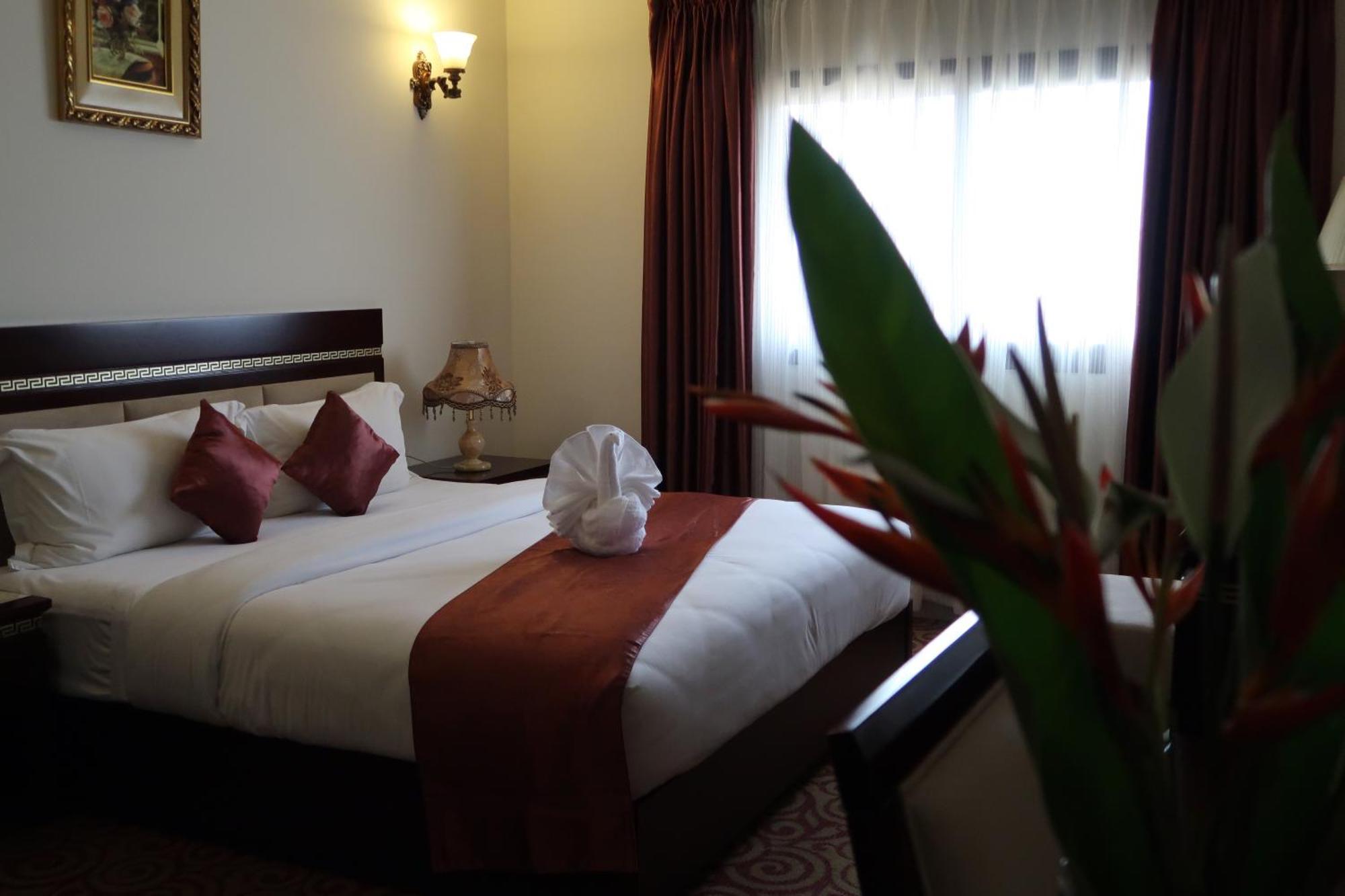 Boulevard Palace Monrovia Exterior foto